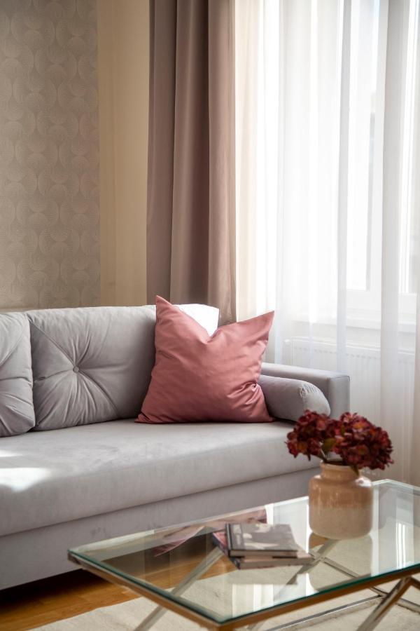 Luxury 3Bedrm 2Bathrm Apartment With Danube River View بودابست المظهر الخارجي الصورة
