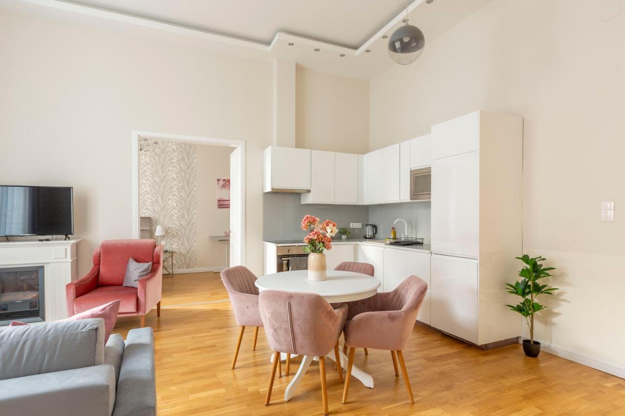 Luxury 3Bedrm 2Bathrm Apartment With Danube River View بودابست المظهر الخارجي الصورة