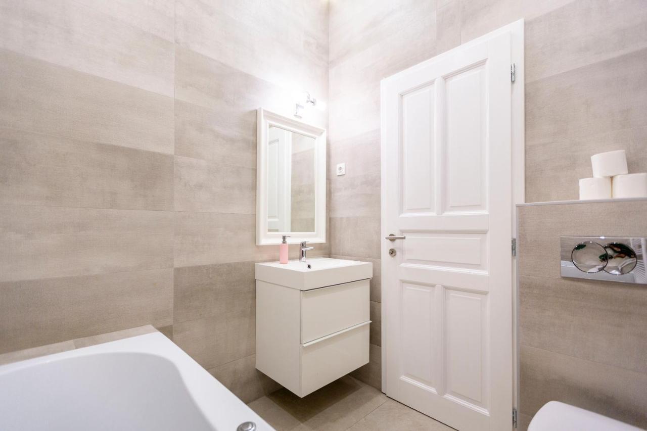 Luxury 3Bedrm 2Bathrm Apartment With Danube River View بودابست المظهر الخارجي الصورة
